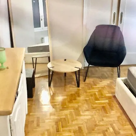 Economy Shared C In Apartment